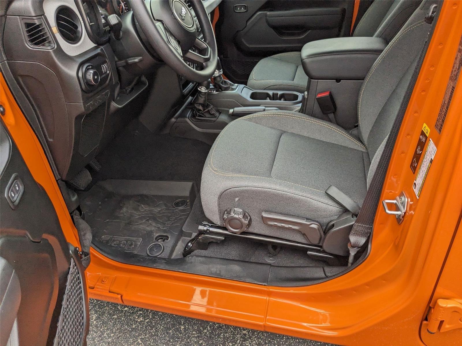 2025 Jeep Wrangler Sport photo 9