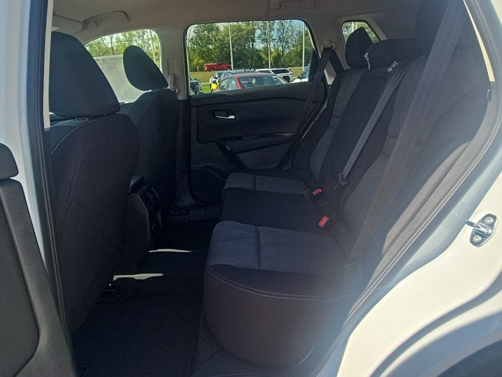 2026 Nissan Rogue SV photo 24