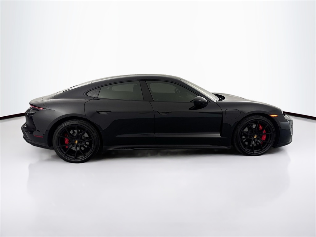 2022 Porsche Taycan GTS photo 4
