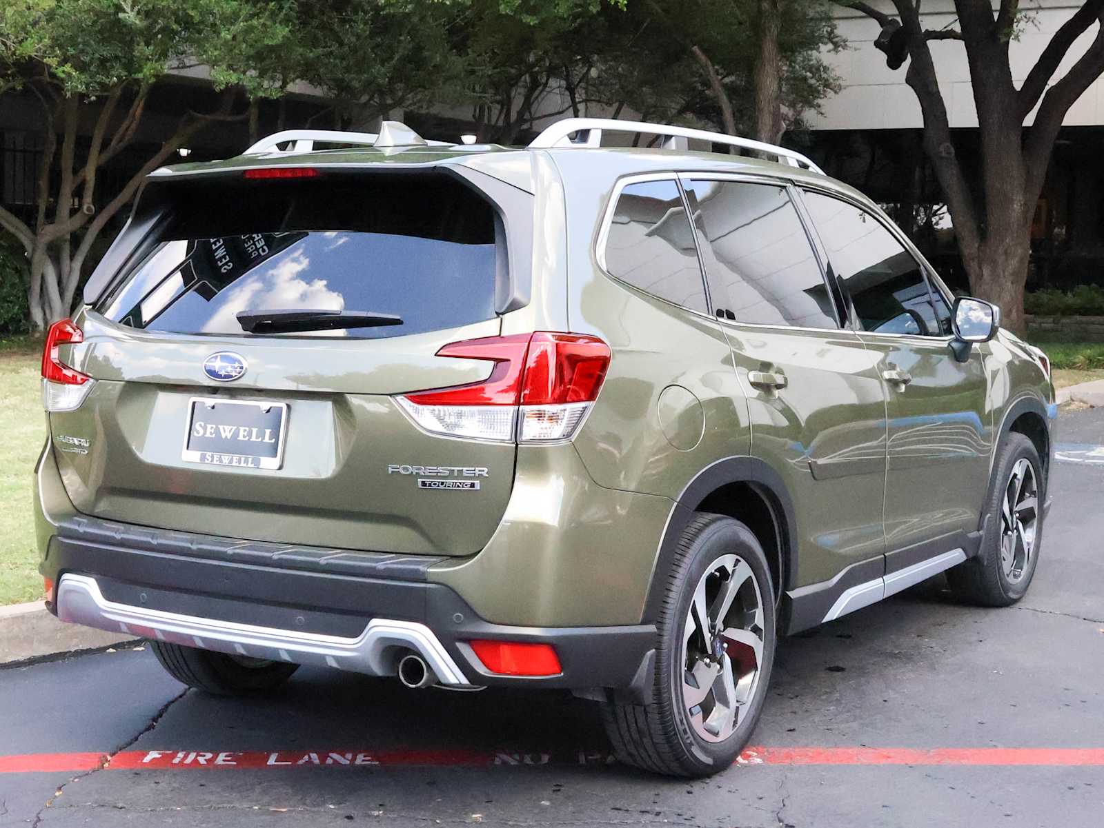 2022 Subaru Forester Touring photo 4