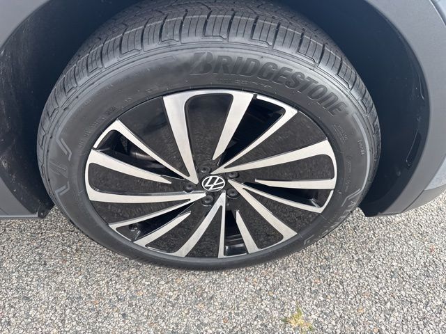 2023 Volkswagen ID.4 Pro Plus photo 12