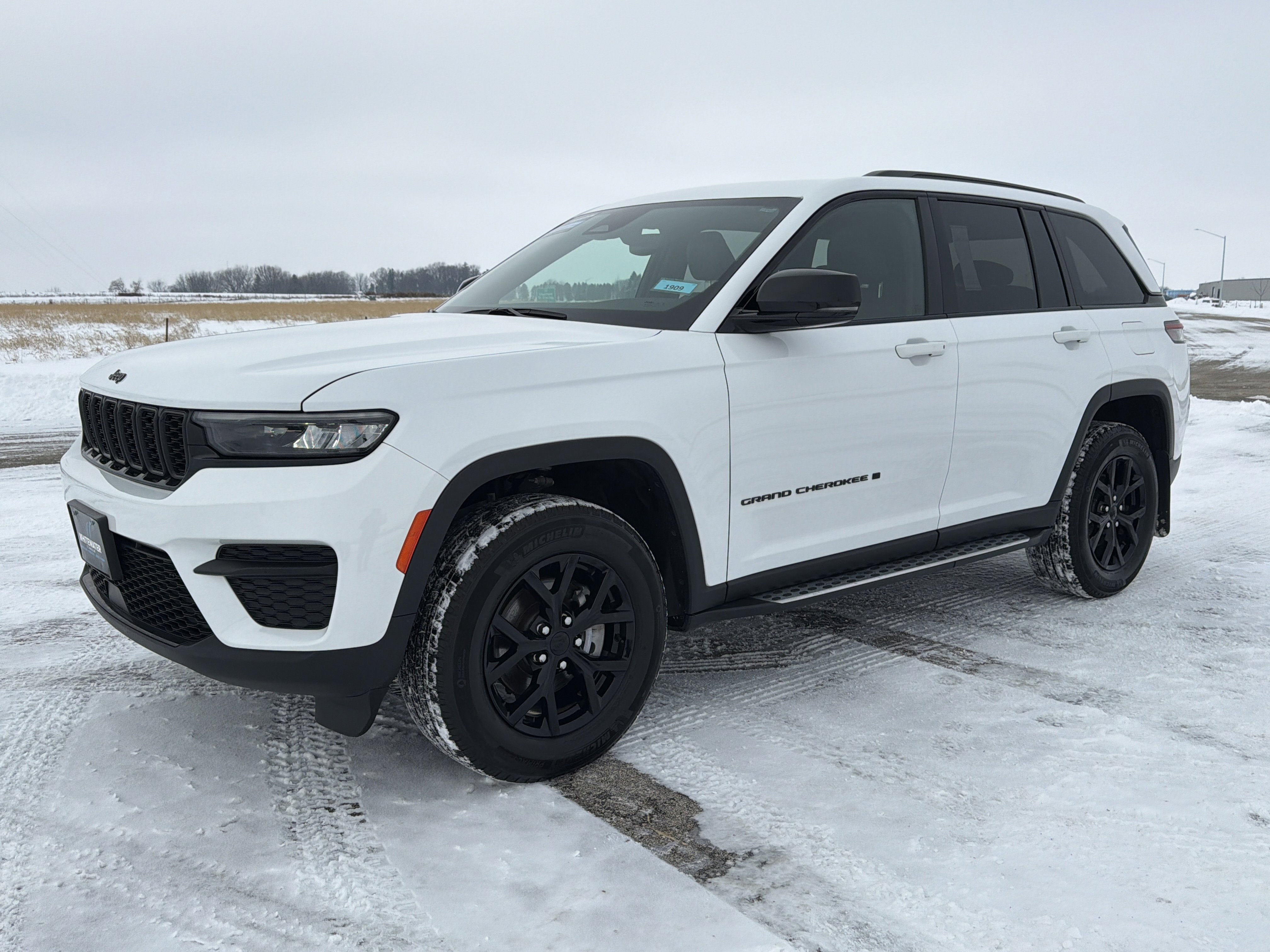 Used 2024 Jeep Grand Cherokee Altitude with VIN 1C4RJHAG1R8550983 for sale in Saint Charles, Minnesota