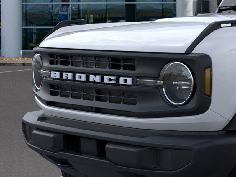 2025 Ford Bronco Base photo 15