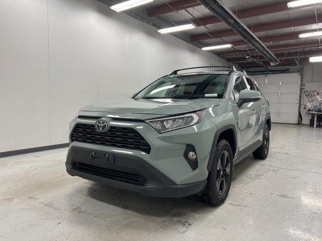 2021 Toyota RAV4 XLE's photo