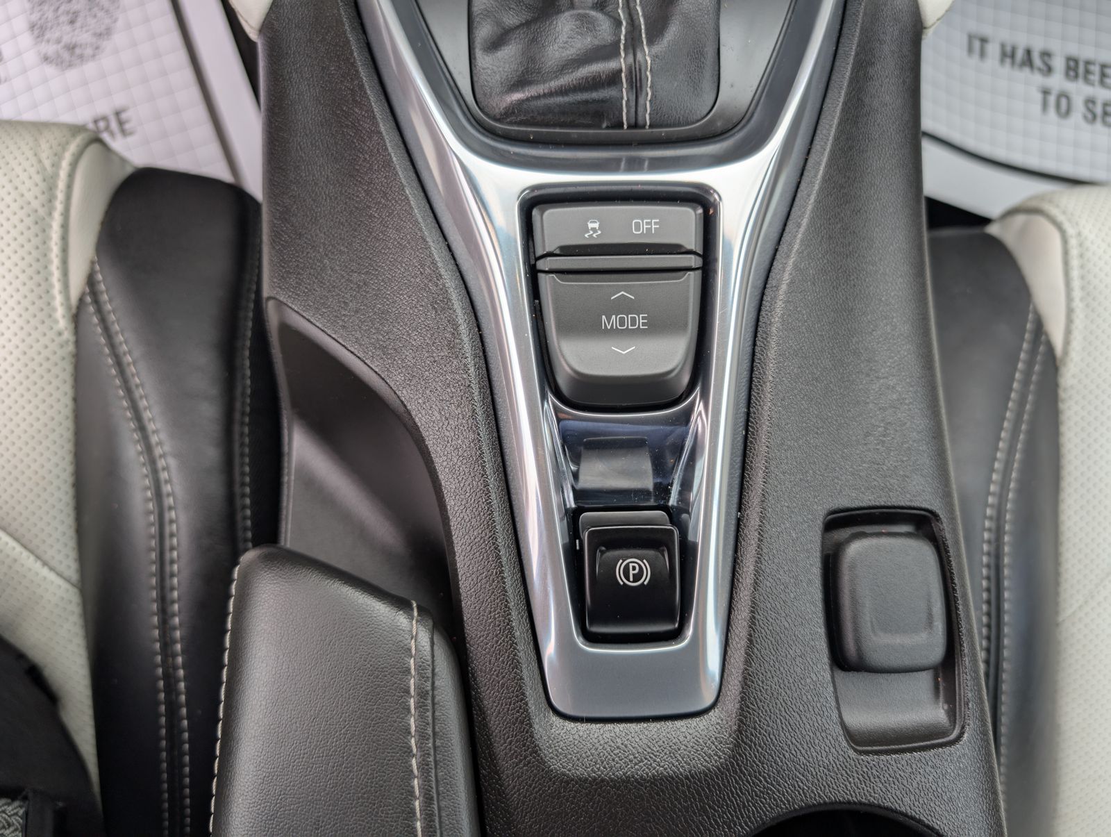 2017 Chevrolet Camaro 2LT photo 23