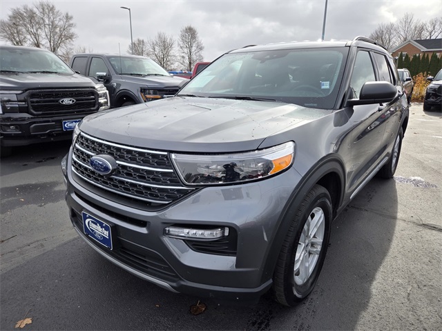 2024 Ford Explorer XLT photo 2