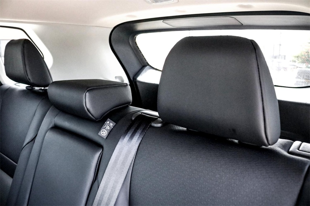 2025 Nissan Rogue SV photo 19