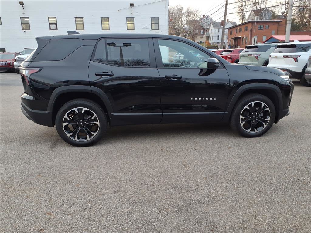 2026 Chevrolet Equinox LT photo 2