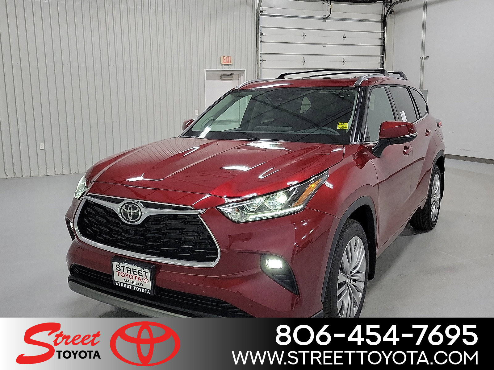 2026 Toyota Highlander Platinum's photo