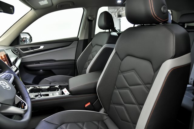 2025 Volkswagen Atlas Peak Edition SE photo 6