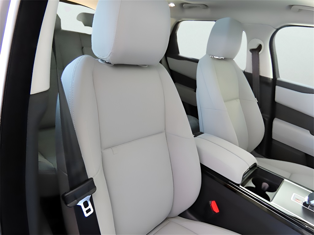 2025 Land Rover Range Rover Velar SE photo 7
