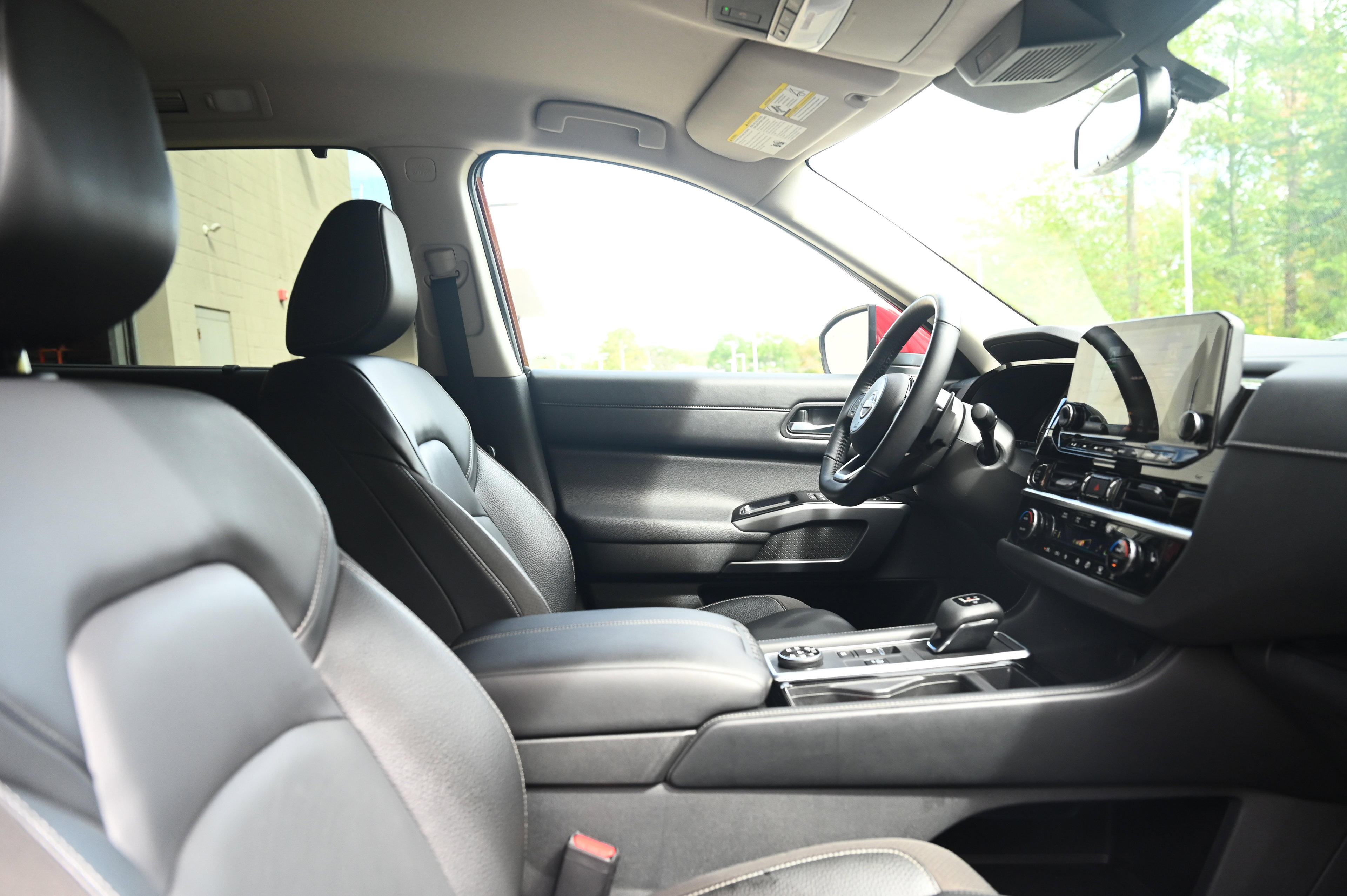 2022 Nissan Pathfinder SL photo 26