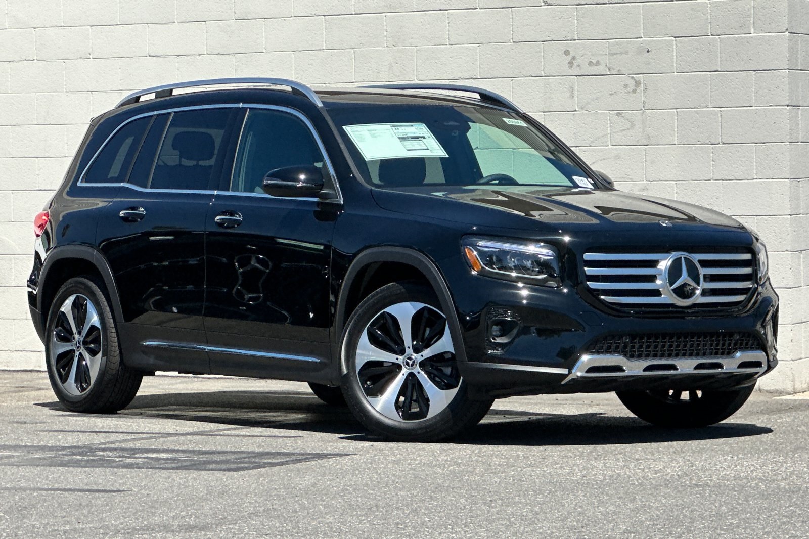 2025 Mercedes Benz GLB 250 photo 2