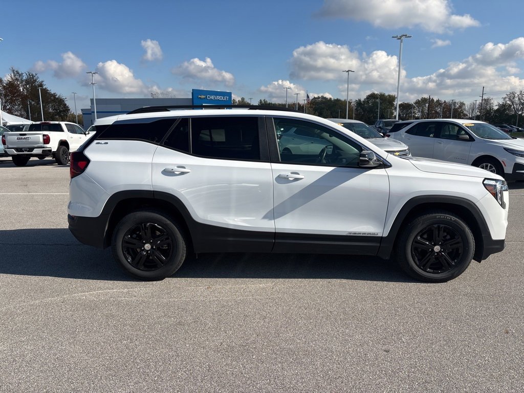 2023 Gmc Terrain SLE photo 3