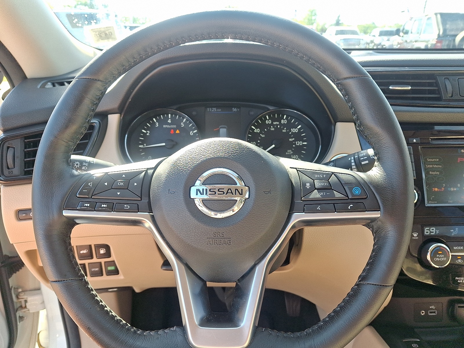 2019 Nissan Rogue SV photo 16
