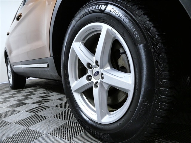 Used 2017 Ford Explorer XLT with VIN 1FM5K8D81HGE09458 for sale in Shakopee, Minnesota