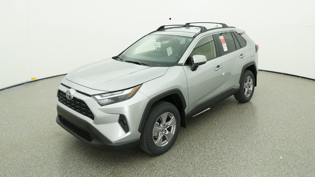 2025 Toyota RAV4 XLE's photo