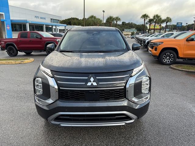 2025 Mitsubishi Outlander SE photo 2