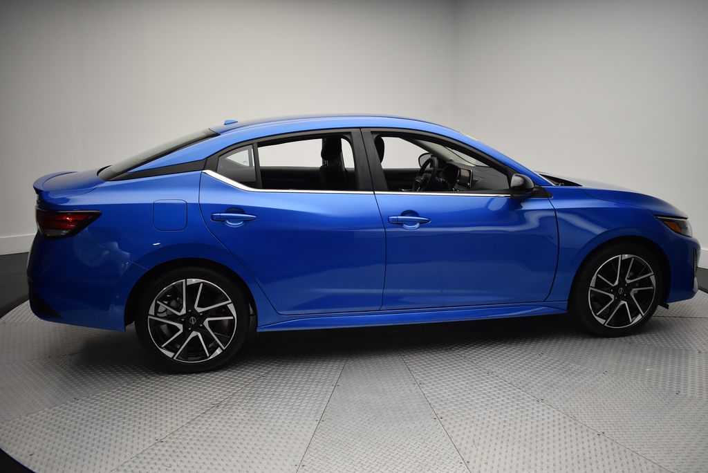2025 Nissan Sentra SR photo 4