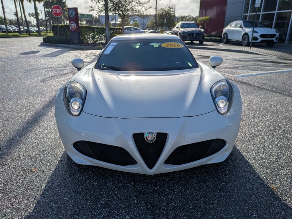 2016 Alfa Romeo 4C Coupe photo 2