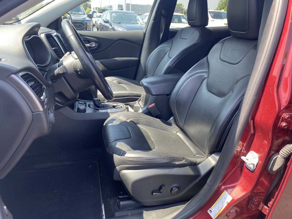 Used 2019 Jeep Cherokee Limited with VIN 1C4PJMDX0KD394220 for sale in Getzville, NY