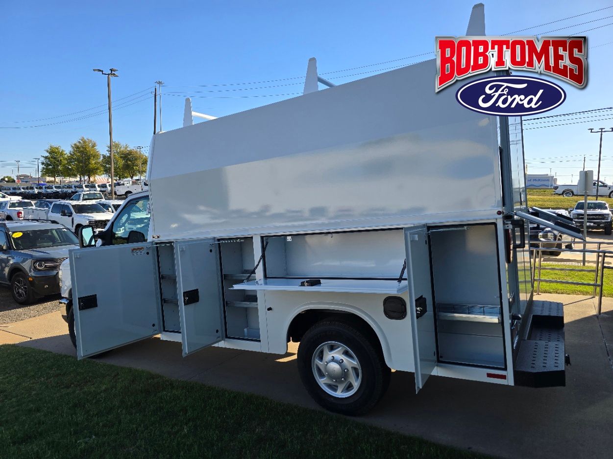 2026 Ford E-Series Cutaway Base's photo