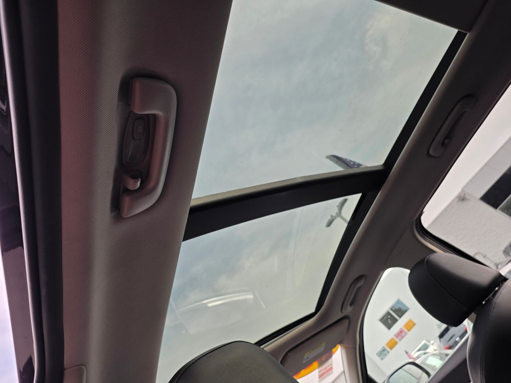 2023 Kia Sorento S photo 15