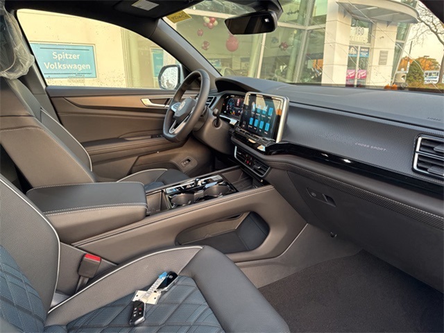 2025 Volkswagen Atlas Cross Sport SEL Premium R-Line photo 25