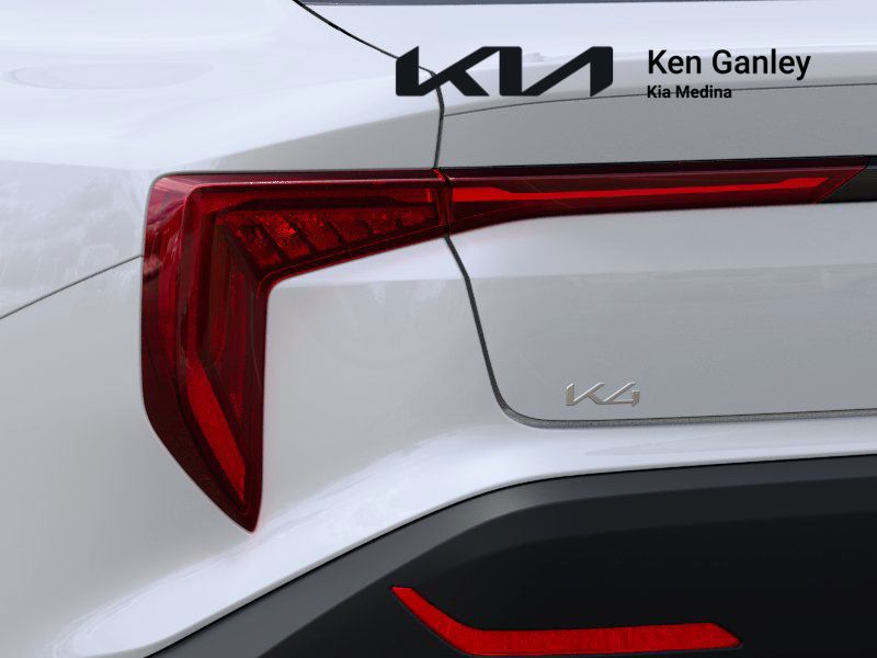 2025 Kia K4 LXS photo 8