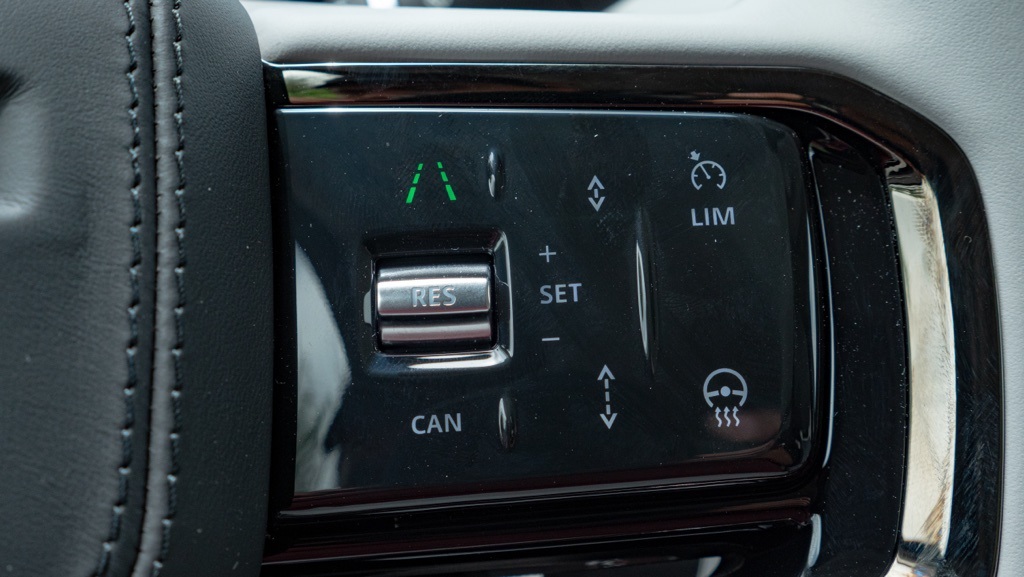 2025 Land Rover Range Rover Velar SE photo 24