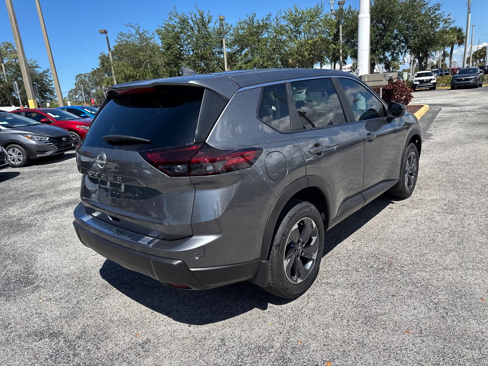 2026 Nissan Rogue SV photo 4