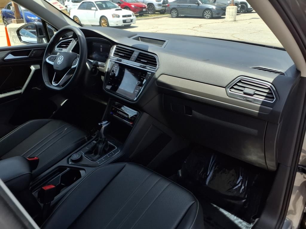 2022 Volkswagen Tiguan SE photo 23
