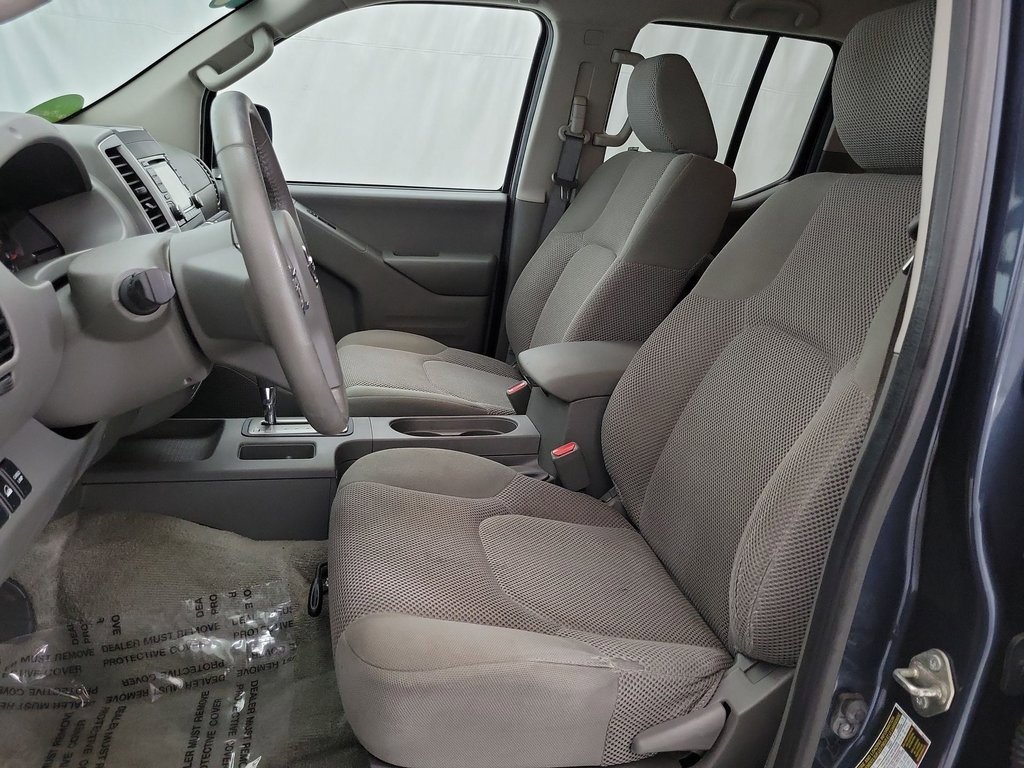 2016 Nissan Frontier SV photo 8