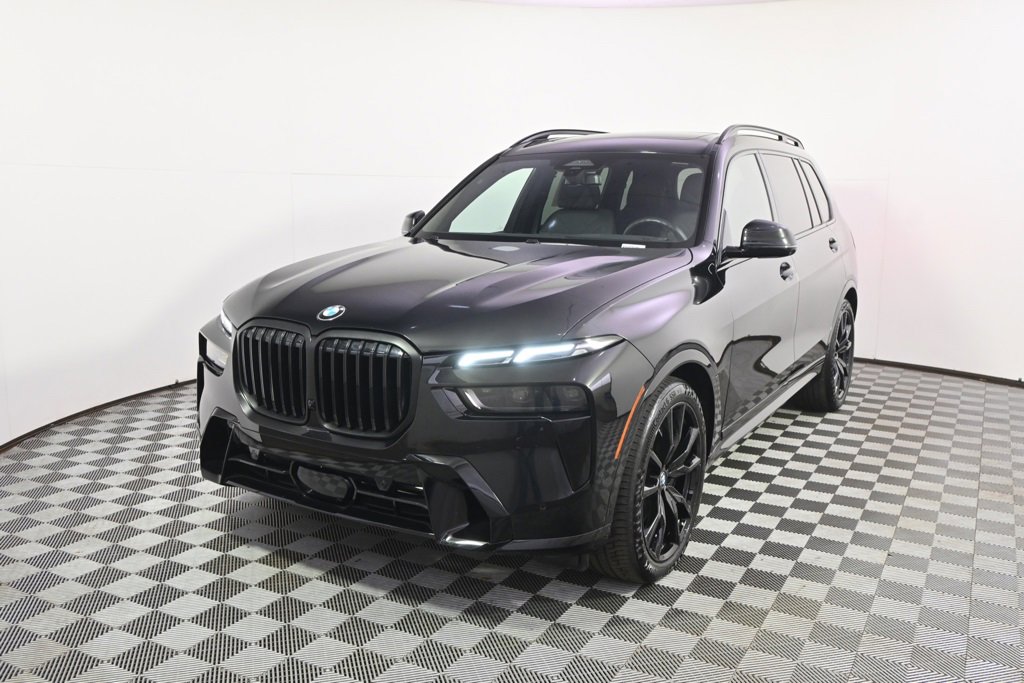 2025 BMW X7 40i's photo