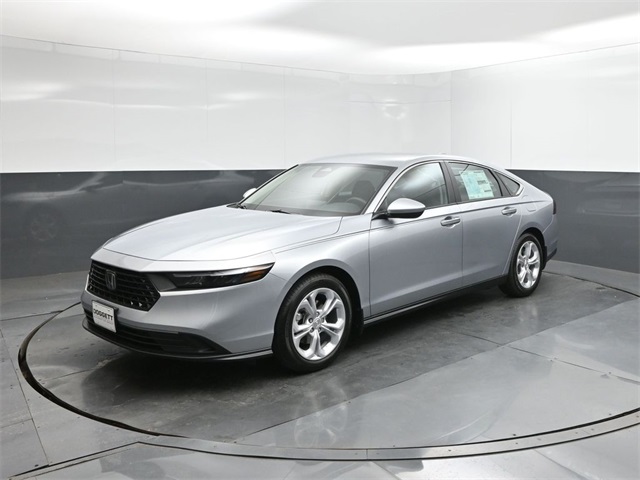 2025 Honda Accord LX's photo