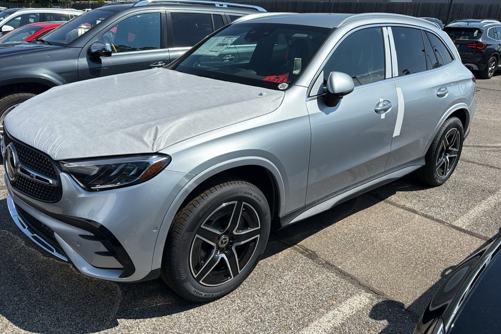 2026 Mercedes-Benz GLC Base's photo