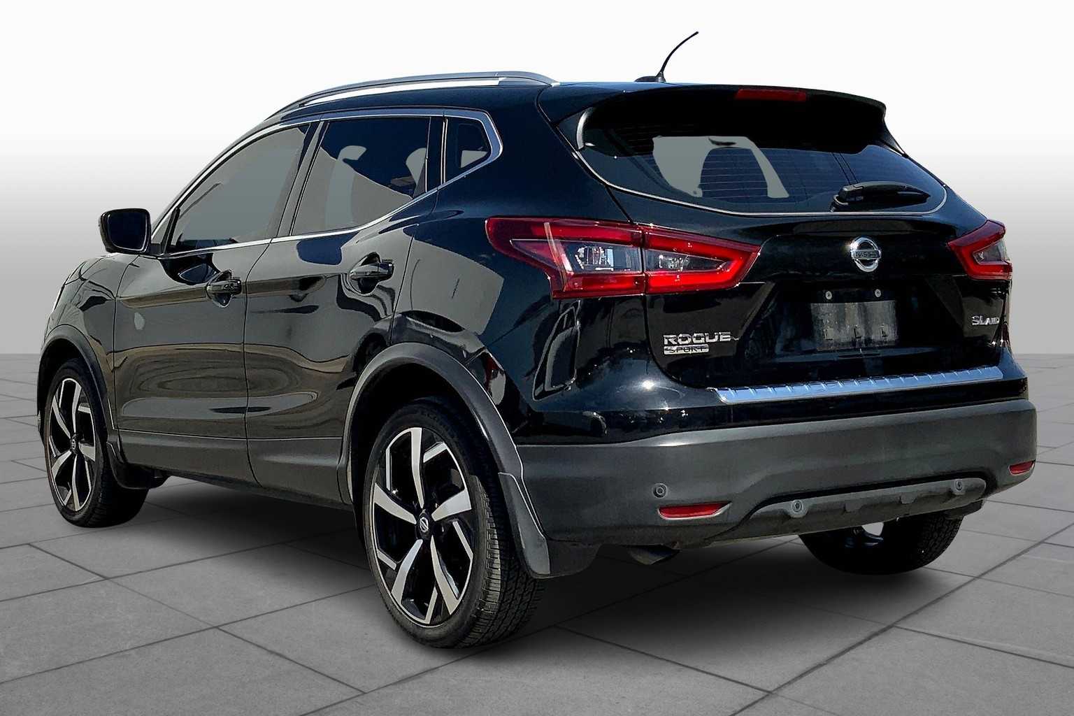 2022 Nissan Rogue Sport SL photo 10
