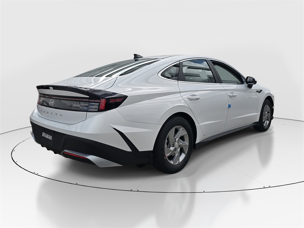 2026 Hyundai Sonata SE photo 3