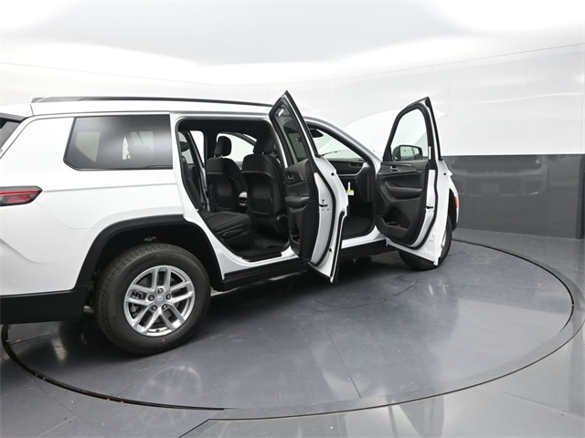 2025 Jeep Grand Cherokee Laredo X photo 30