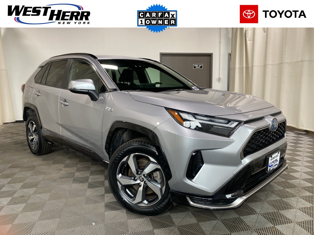 2023 Toyota RAV4 SE's photo