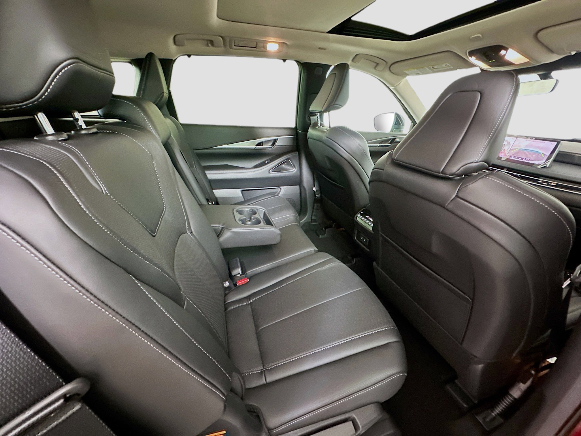 2026 Infiniti QX60 Luxe photo 18