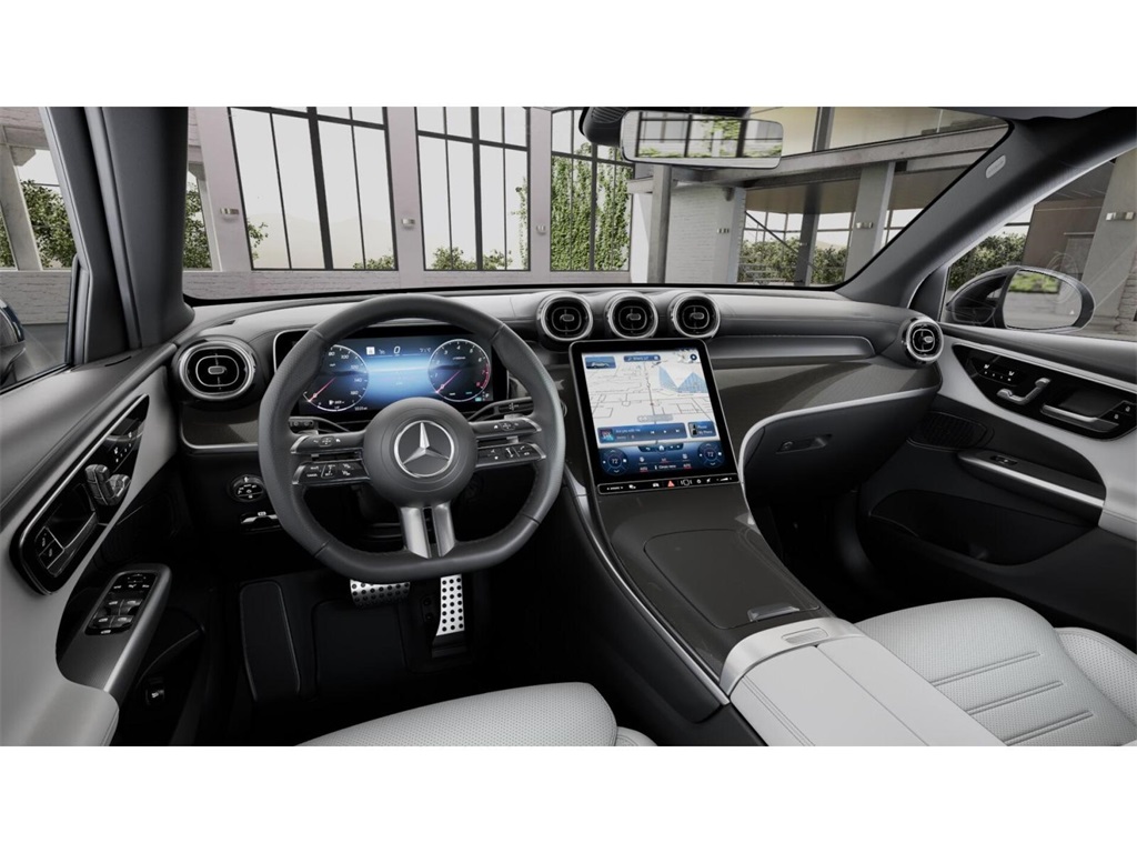 2025 Mercedes Benz GLC 300 4MATIC photo 3