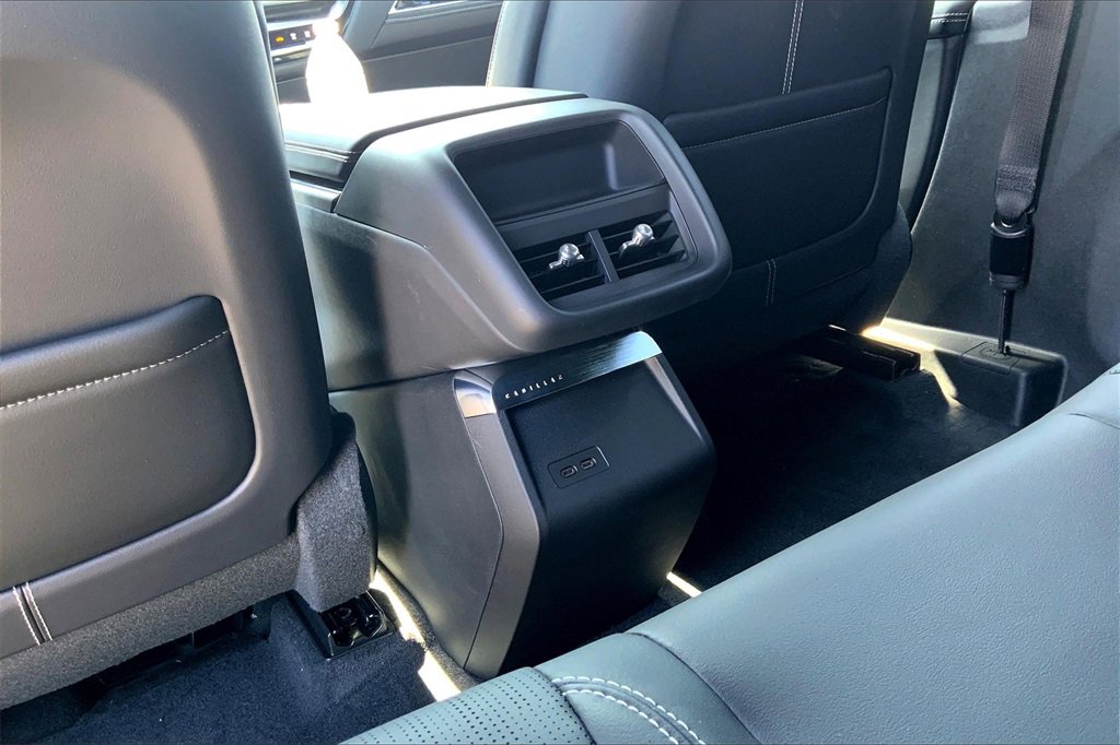 2025 Cadillac Lyriq Luxury photo 19