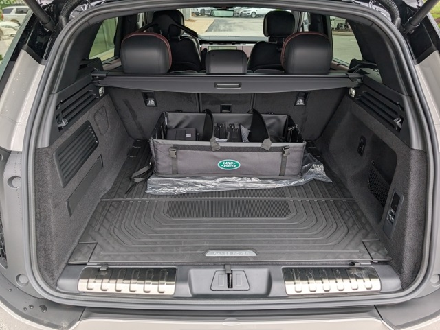 2025 Land Rover Range Rover Sport SE photo 24