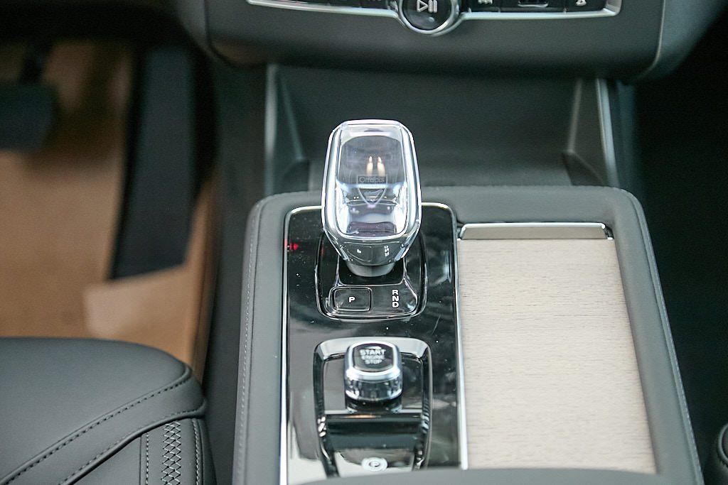 2026 VOLVO XC90 - Image 28