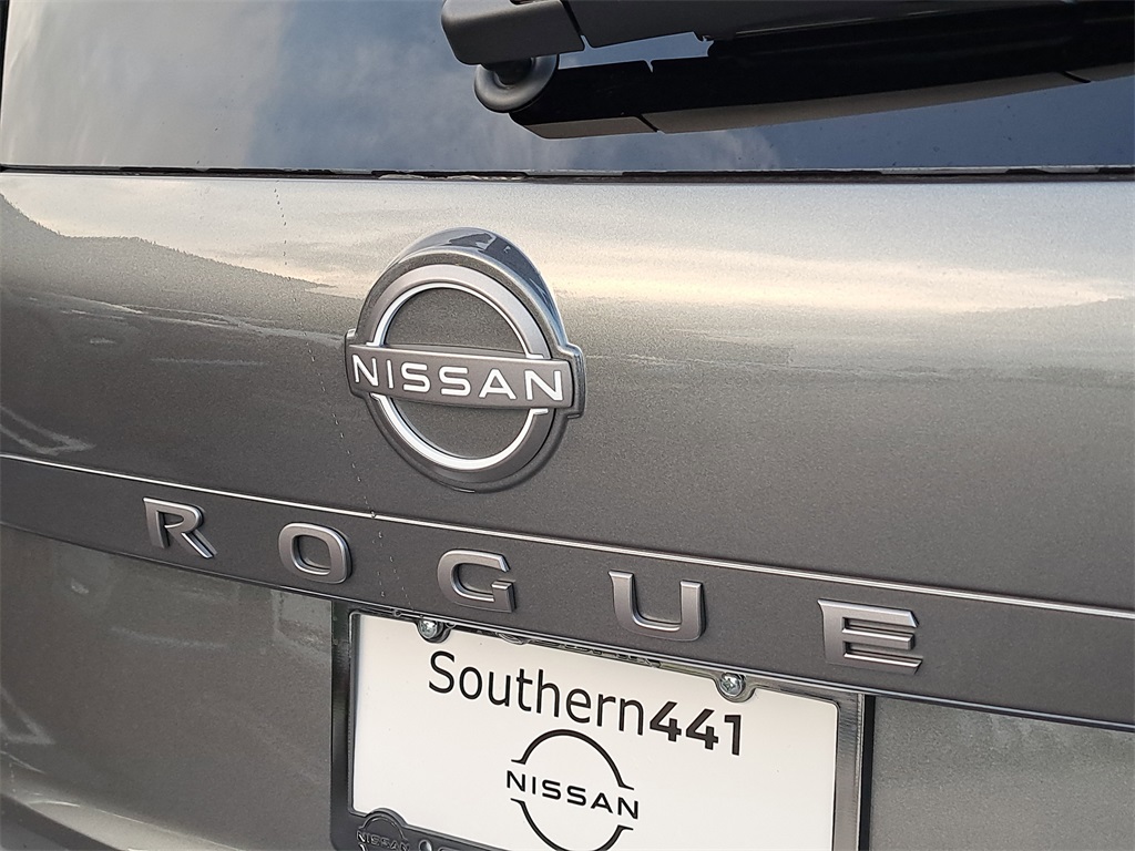 2026 Nissan Rogue SV photo 9