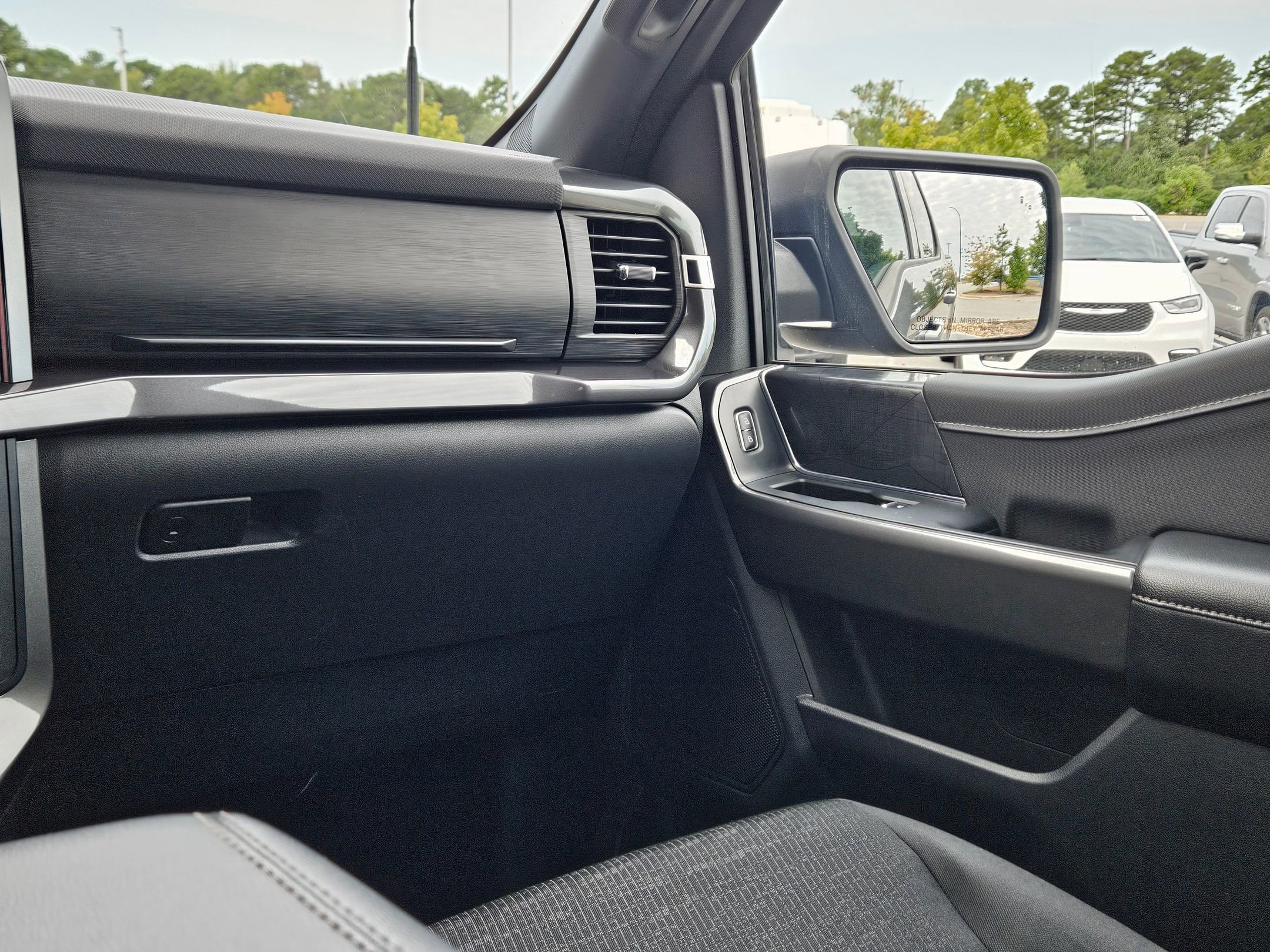 2023 Ford F-150 XLT photo 11