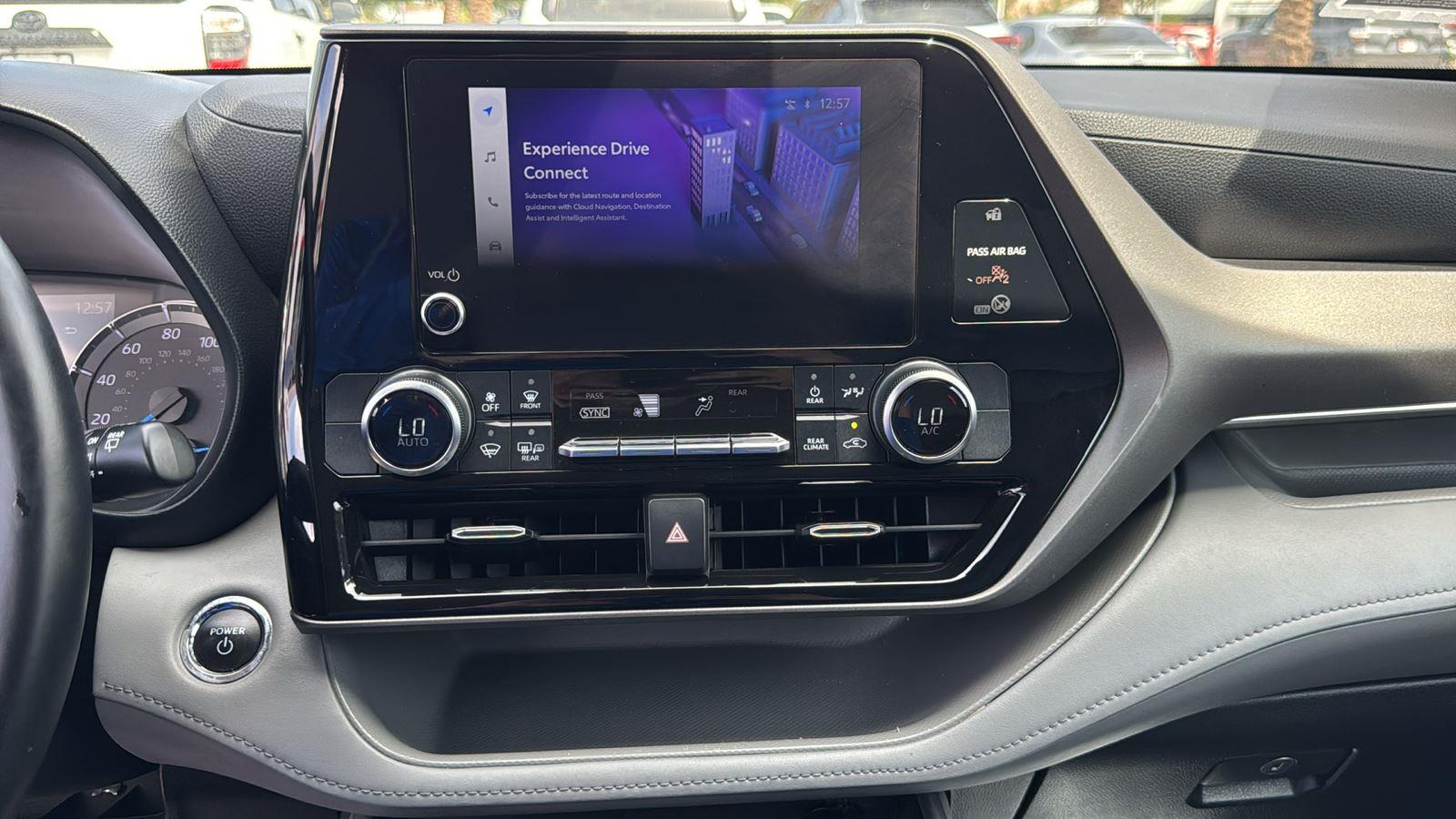 2023 Toyota Highlander Hybrid LE photo 18