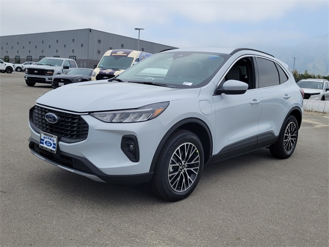 2025 Ford Escape Plug-In Hybrid photo 3