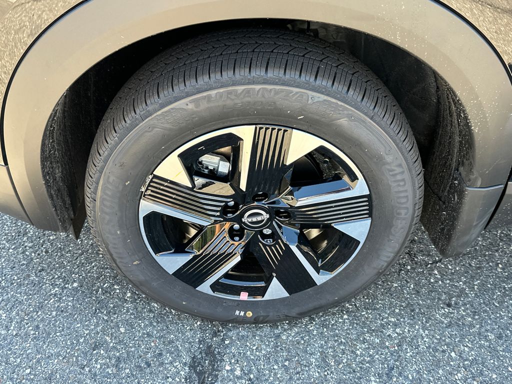 2025 Nissan Kicks SV photo 8
